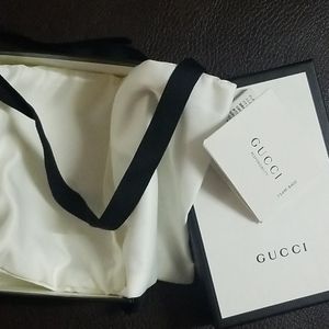 Gucci wallet gift box